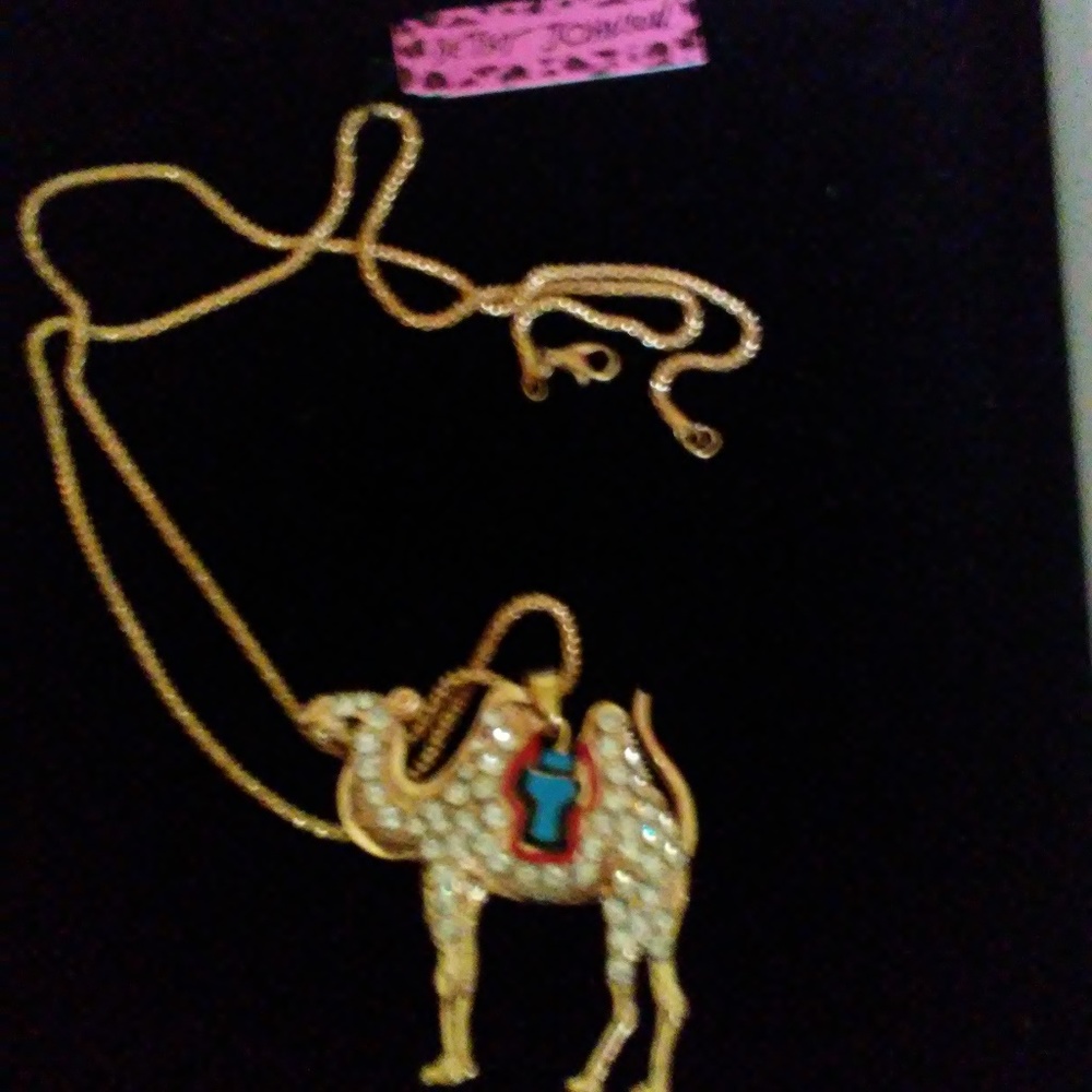 Camel necklace